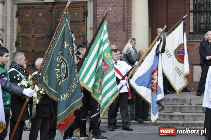 Zdjęcie w galerii na portalu naszraciborz.pl: Ostatnie pożegnanie śp. Grzegorza Pieronkiewicza - materiał wideo wiadomości z regionu