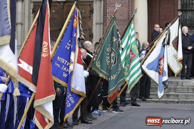 Zdjęcie w galerii na portalu naszraciborz.pl: Ostatnie pożegnanie śp. Grzegorza Pieronkiewicza - materiał wideo wiadomości z regionu