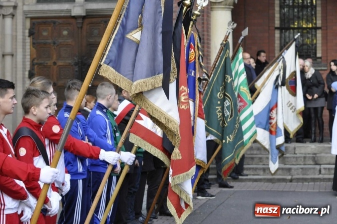 Zdjęcie w galerii na portalu naszraciborz.pl: Ostatnie pożegnanie śp. Grzegorza Pieronkiewicza - materiał wideo wiadomości z regionu