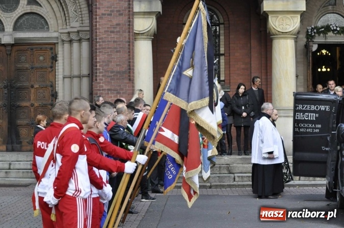 Zdjęcie w galerii na portalu naszraciborz.pl: Ostatnie pożegnanie śp. Grzegorza Pieronkiewicza - materiał wideo wiadomości z regionu