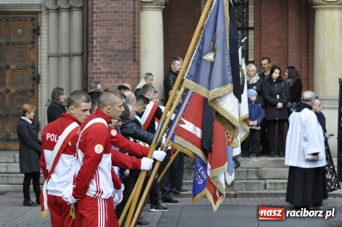Zdjęcie w galerii na portalu naszraciborz.pl: Ostatnie pożegnanie śp. Grzegorza Pieronkiewicza - materiał wideo wiadomości z regionu