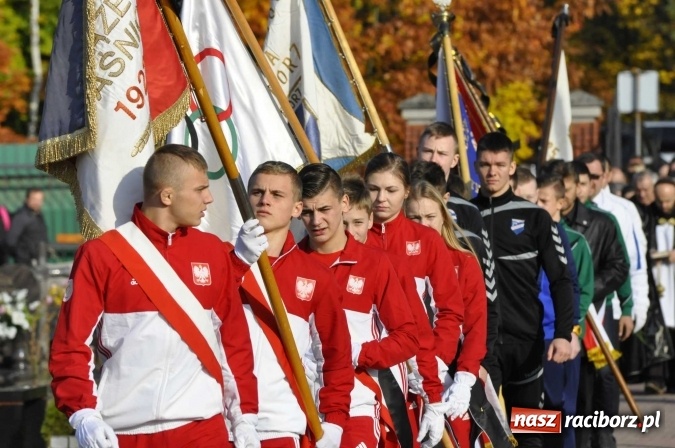 Zdjęcie w galerii na portalu naszraciborz.pl: Ostatnie pożegnanie śp. Grzegorza Pieronkiewicza - materiał wideo wiadomości z regionu