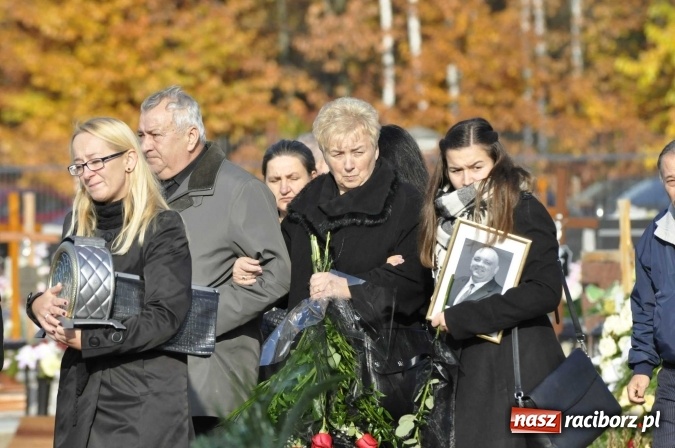 Zdjęcie w galerii na portalu naszraciborz.pl: Ostatnie pożegnanie śp. Grzegorza Pieronkiewicza - materiał wideo wiadomości z regionu