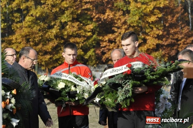 Zdjęcie w galerii na portalu naszraciborz.pl: Ostatnie pożegnanie śp. Grzegorza Pieronkiewicza - materiał wideo wiadomości z regionu