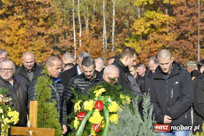Zdjęcie w galerii na portalu naszraciborz.pl: Ostatnie pożegnanie śp. Grzegorza Pieronkiewicza - materiał wideo wiadomości z regionu