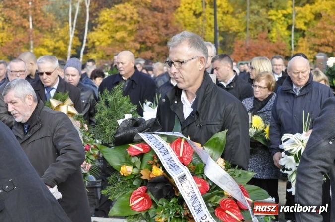 Zdjęcie w galerii na portalu naszraciborz.pl: Ostatnie pożegnanie śp. Grzegorza Pieronkiewicza - materiał wideo wiadomości z regionu