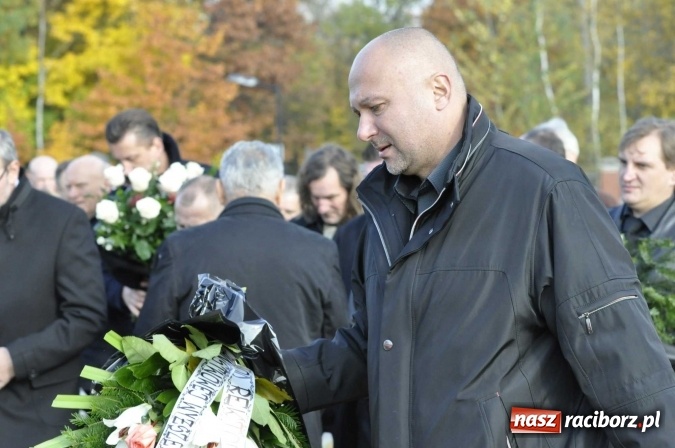 Zdjęcie w galerii na portalu naszraciborz.pl: Ostatnie pożegnanie śp. Grzegorza Pieronkiewicza - materiał wideo wiadomości z regionu