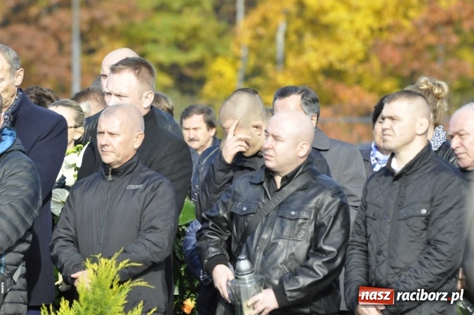 Zdjęcie w galerii na portalu naszraciborz.pl: Ostatnie pożegnanie śp. Grzegorza Pieronkiewicza - materiał wideo wiadomości z regionu