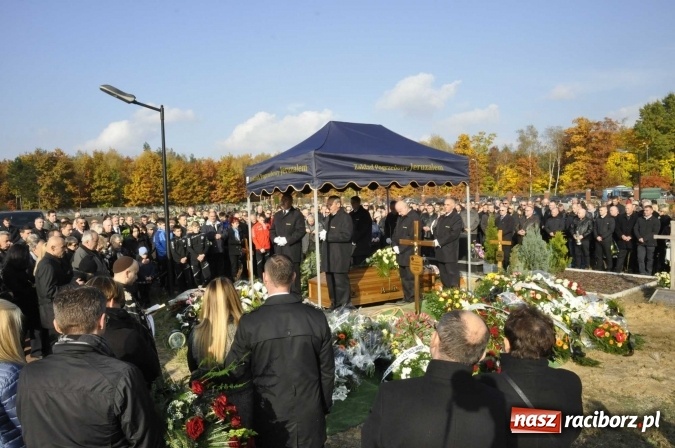 Zdjęcie w galerii na portalu naszraciborz.pl: Ostatnie pożegnanie śp. Grzegorza Pieronkiewicza - materiał wideo wiadomości z regionu
