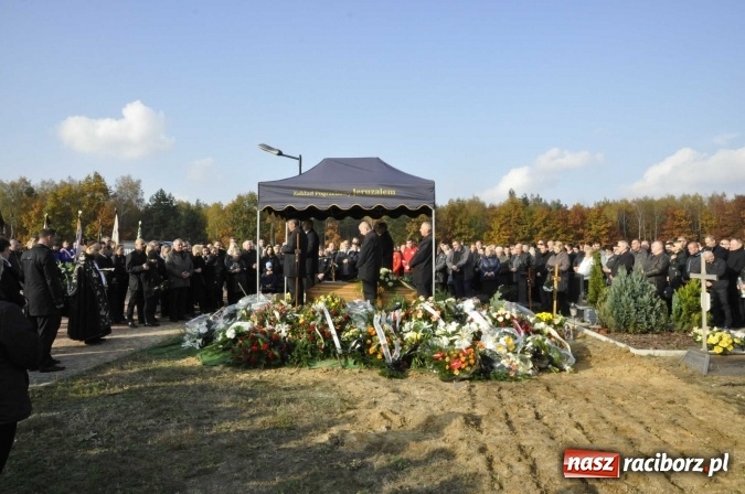 Zdjęcie w galerii na portalu naszraciborz.pl: Ostatnie pożegnanie śp. Grzegorza Pieronkiewicza - materiał wideo wiadomości z regionu