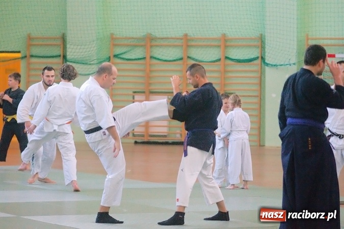 Zdjęcie w galerii na portalu naszraciborz.pl: Wsp&oacute;lny trening z mistrzami na zakończenie Budo Gali 2016 wiadomości z regionu