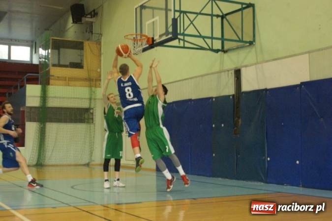Zdjęcie w galerii na portalu naszraciborz.pl: Koszykarze Ofensywy w ofensywie  wiadomości z regionu