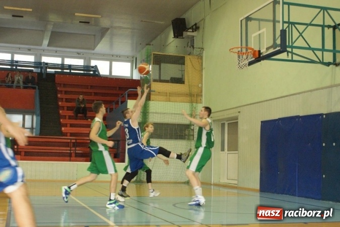 Zdjęcie w galerii na portalu naszraciborz.pl: Koszykarze Ofensywy w ofensywie  wiadomości z regionu