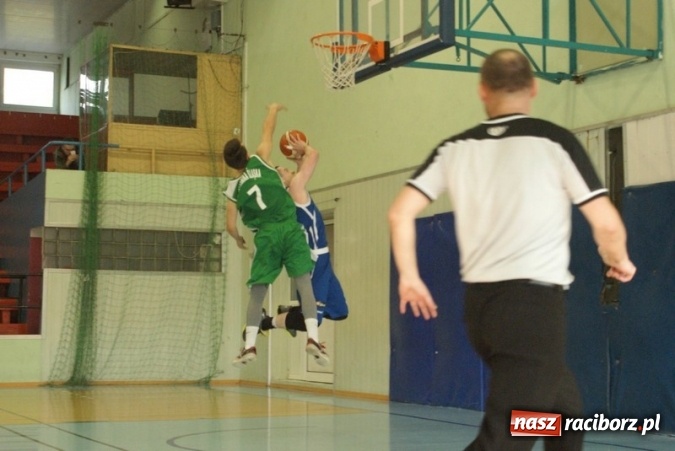 Zdjęcie w galerii na portalu naszraciborz.pl: Koszykarze Ofensywy w ofensywie  wiadomości z regionu
