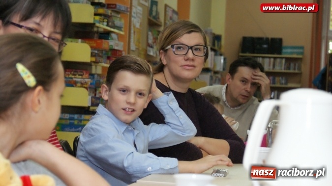 Zdjęcie w galerii na portalu naszraciborz.pl: Rodzinna sobota z Kubusiem Puchatkiem w bibliotece  wiadomości z regionu