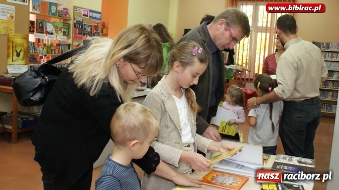 Zdjęcie w galerii na portalu naszraciborz.pl: Rodzinna sobota z Kubusiem Puchatkiem w bibliotece  wiadomości z regionu