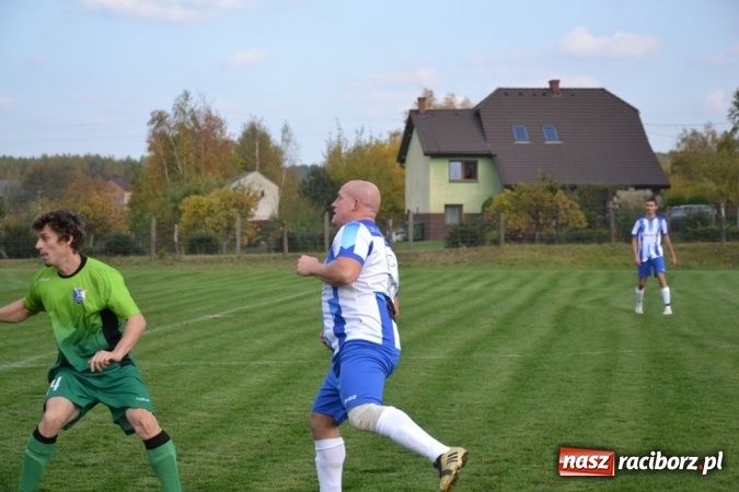 Zdjęcie w galerii na portalu naszraciborz.pl: Rozstrzygnął rzut z autu! Gam&oacute;w z kompletem punkt&oacute;w wiadomości z regionu