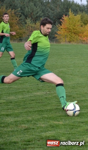 Zdjęcie w galerii na portalu naszraciborz.pl: Rozstrzygnął rzut z autu! Gam&oacute;w z kompletem punkt&oacute;w wiadomości z regionu