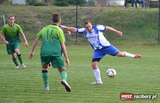 Zdjęcie w galerii na portalu naszraciborz.pl: Rozstrzygnął rzut z autu! Gam&oacute;w z kompletem punkt&oacute;w wiadomości z regionu