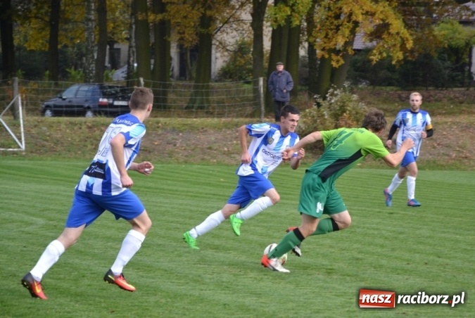 Zdjęcie w galerii na portalu naszraciborz.pl: Rozstrzygnął rzut z autu! Gam&oacute;w z kompletem punkt&oacute;w wiadomości z regionu