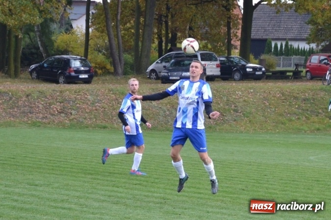 Zdjęcie w galerii na portalu naszraciborz.pl: Rozstrzygnął rzut z autu! Gam&oacute;w z kompletem punkt&oacute;w wiadomości z regionu