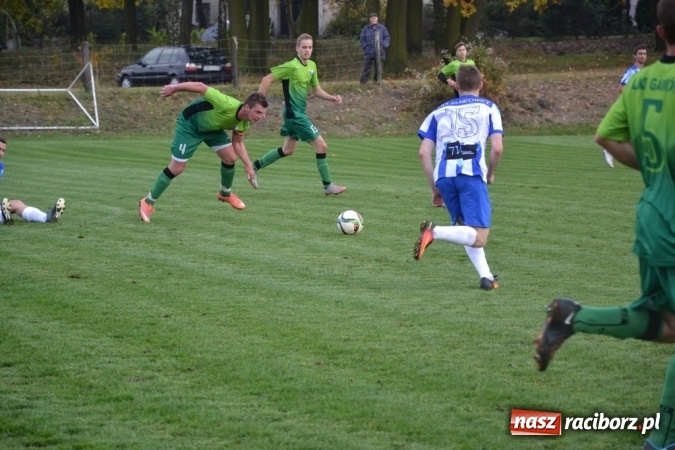 Zdjęcie w galerii na portalu naszraciborz.pl: Rozstrzygnął rzut z autu! Gam&oacute;w z kompletem punkt&oacute;w wiadomości z regionu