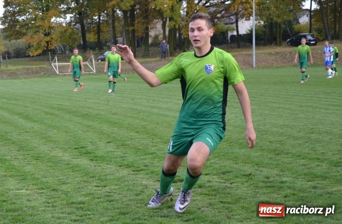Zdjęcie w galerii na portalu naszraciborz.pl: Rozstrzygnął rzut z autu! Gam&oacute;w z kompletem punkt&oacute;w wiadomości z regionu