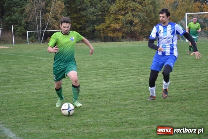Zdjęcie w galerii na portalu naszraciborz.pl: Rozstrzygnął rzut z autu! Gam&oacute;w z kompletem punkt&oacute;w wiadomości z regionu