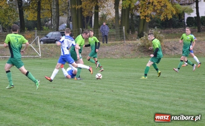Zdjęcie w galerii na portalu naszraciborz.pl: Rozstrzygnął rzut z autu! Gam&oacute;w z kompletem punkt&oacute;w wiadomości z regionu