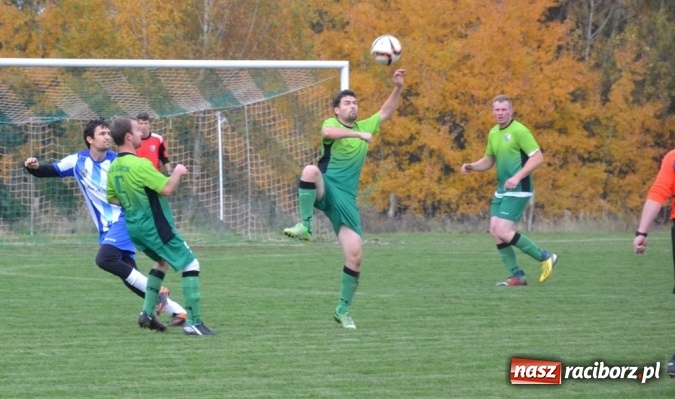 Zdjęcie w galerii na portalu naszraciborz.pl: Rozstrzygnął rzut z autu! Gam&oacute;w z kompletem punkt&oacute;w wiadomości z regionu
