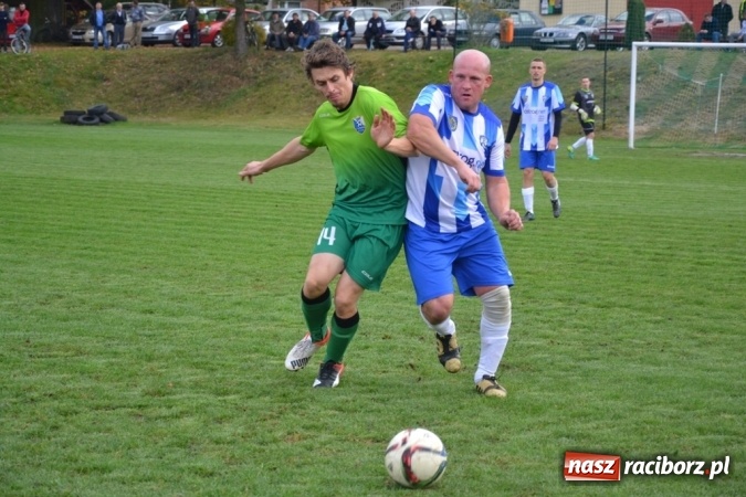 Zdjęcie w galerii na portalu naszraciborz.pl: Rozstrzygnął rzut z autu! Gam&oacute;w z kompletem punkt&oacute;w wiadomości z regionu