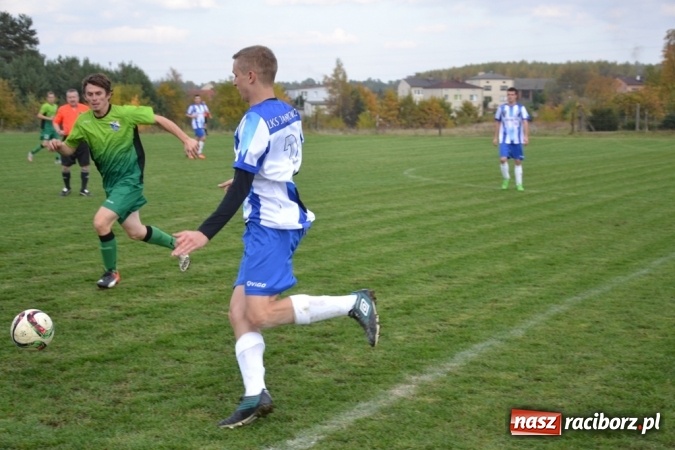 Zdjęcie w galerii na portalu naszraciborz.pl: Rozstrzygnął rzut z autu! Gam&oacute;w z kompletem punkt&oacute;w wiadomości z regionu