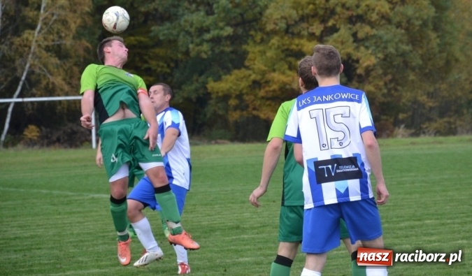 Zdjęcie w galerii na portalu naszraciborz.pl: Rozstrzygnął rzut z autu! Gam&oacute;w z kompletem punkt&oacute;w wiadomości z regionu
