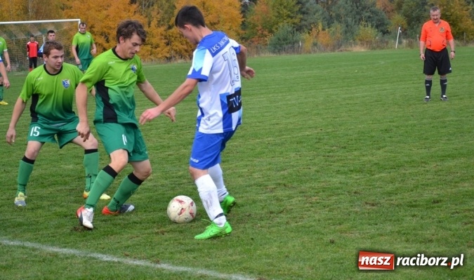 Zdjęcie w galerii na portalu naszraciborz.pl: Rozstrzygnął rzut z autu! Gam&oacute;w z kompletem punkt&oacute;w wiadomości z regionu
