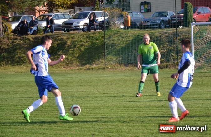 Zdjęcie w galerii na portalu naszraciborz.pl: Rozstrzygnął rzut z autu! Gam&oacute;w z kompletem punkt&oacute;w wiadomości z regionu