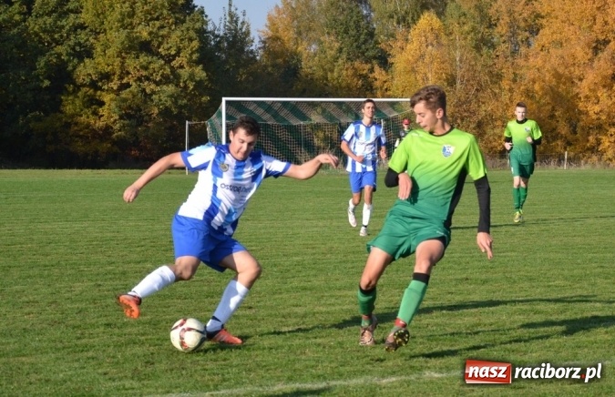 Zdjęcie w galerii na portalu naszraciborz.pl: Rozstrzygnął rzut z autu! Gam&oacute;w z kompletem punkt&oacute;w wiadomości z regionu
