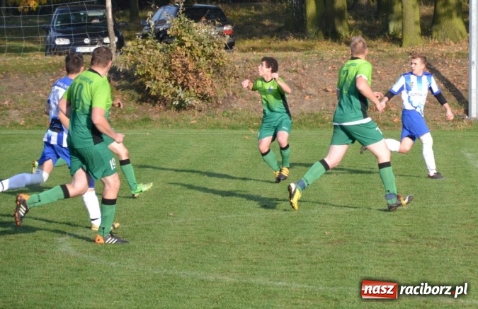 Zdjęcie w galerii na portalu naszraciborz.pl: Rozstrzygnął rzut z autu! Gam&oacute;w z kompletem punkt&oacute;w wiadomości z regionu
