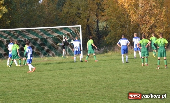 Zdjęcie w galerii na portalu naszraciborz.pl: Rozstrzygnął rzut z autu! Gam&oacute;w z kompletem punkt&oacute;w wiadomości z regionu