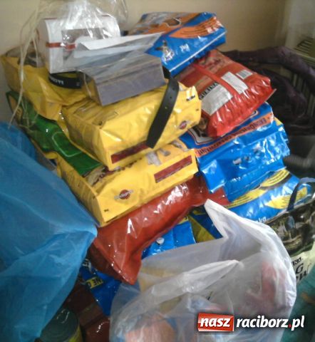 Zdjęcie w galerii na portalu naszraciborz.pl: Karma dla psów zamiast ślubnych kwiatów  wiadomości z regionu