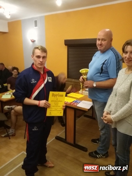 Zdjęcie w galerii na portalu naszraciborz.pl: Wychowankowie Młodzieżowego Ośrodka Wychowawczego na fali wiadomości z regionu