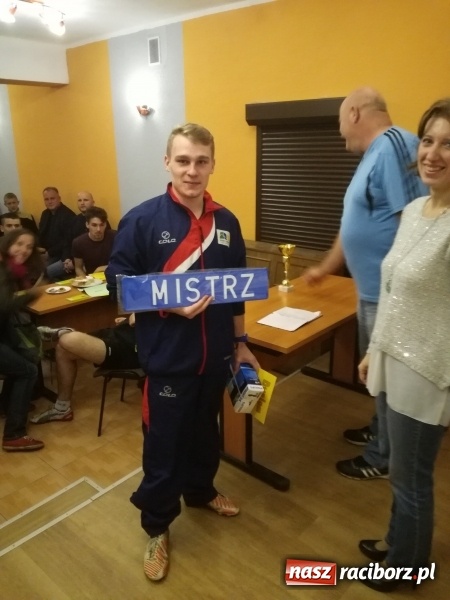 Zdjęcie w galerii na portalu naszraciborz.pl: Wychowankowie Młodzieżowego Ośrodka Wychowawczego na fali wiadomości z regionu