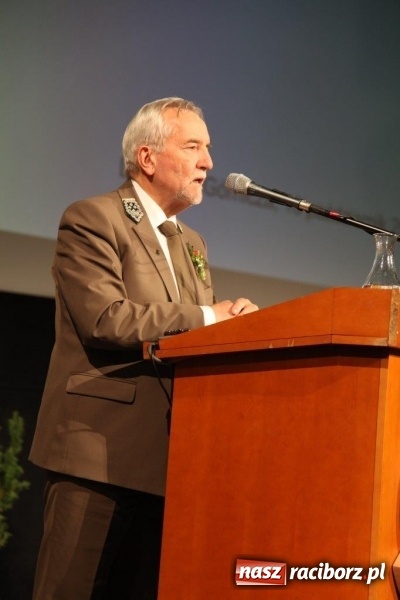 Zdjęcie w galerii na portalu naszraciborz.pl: Diamentowy Kordelas dla dr inż. Kazimierza Szabli, wieloletniego nadleśniczego z Rud wiadomości z regionu