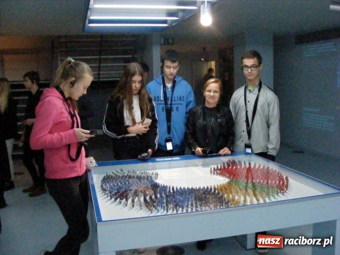 Zdjęcie w galerii na portalu naszraciborz.pl: Uczniowie i nauczyciele Gimnazjum nr 5 z wizytą w Belgii  wiadomości z regionu
