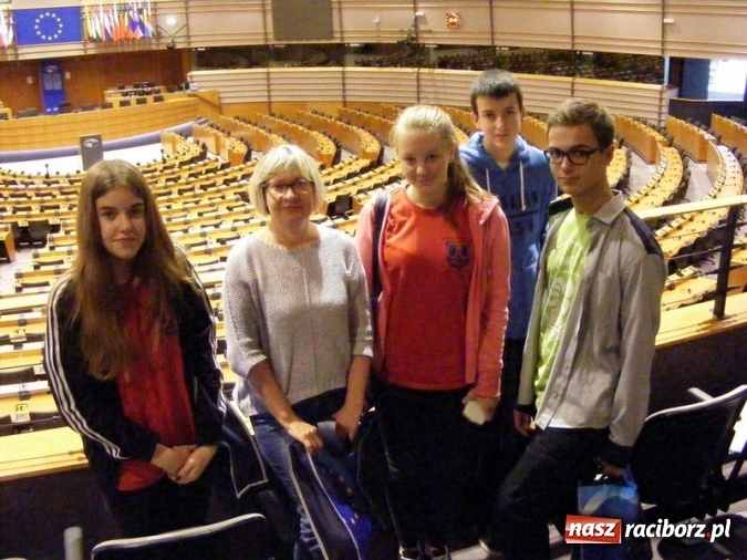 Zdjęcie w galerii na portalu naszraciborz.pl: Uczniowie i nauczyciele Gimnazjum nr 5 z wizytą w Belgii  wiadomości z regionu