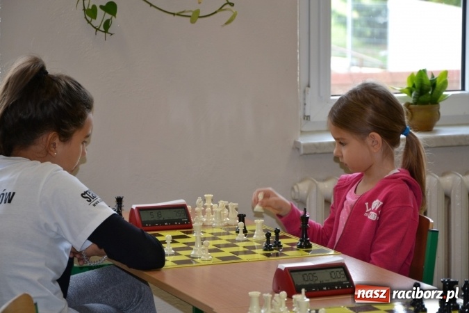Zdjęcie w galerii na portalu naszraciborz.pl: SP4 górą na zawodach szachowych w Tworkowie  wiadomości z regionu