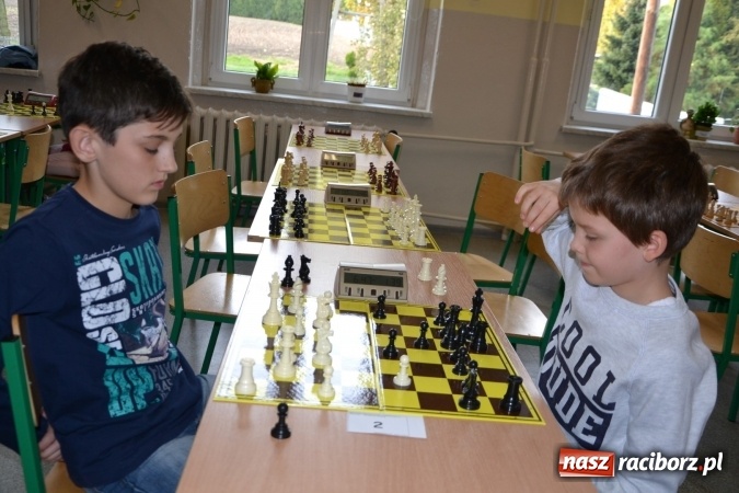Zdjęcie w galerii na portalu naszraciborz.pl: SP4 górą na zawodach szachowych w Tworkowie  wiadomości z regionu