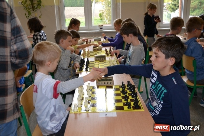 Zdjęcie w galerii na portalu naszraciborz.pl: SP4 górą na zawodach szachowych w Tworkowie  wiadomości z regionu