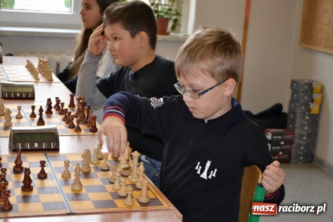 Zdjęcie w galerii na portalu naszraciborz.pl: SP4 górą na zawodach szachowych w Tworkowie  wiadomości z regionu