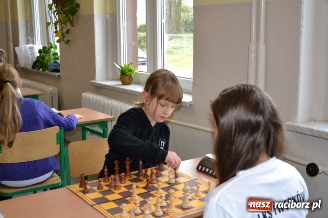 Zdjęcie w galerii na portalu naszraciborz.pl: SP4 górą na zawodach szachowych w Tworkowie  wiadomości z regionu