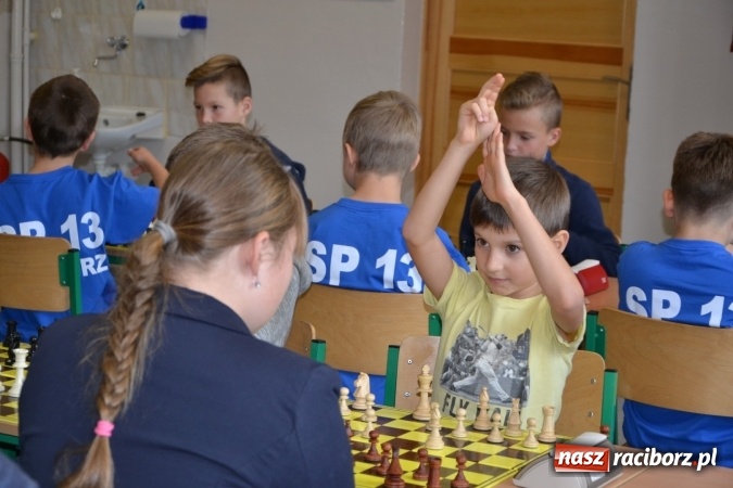 Zdjęcie w galerii na portalu naszraciborz.pl: SP4 górą na zawodach szachowych w Tworkowie  wiadomości z regionu